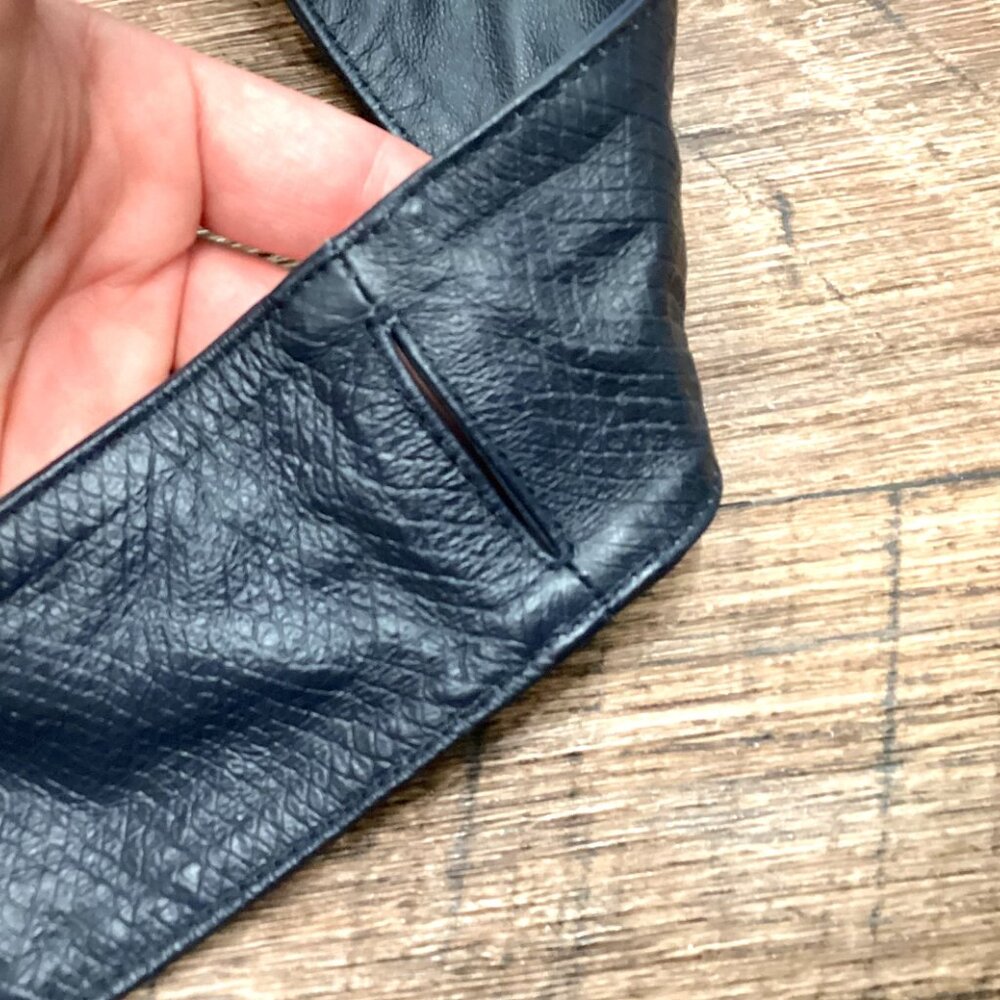 Navy Blue Obi, Leather Wrap Belt, Wide Versatile GILI Textured - Picture 5 of 6